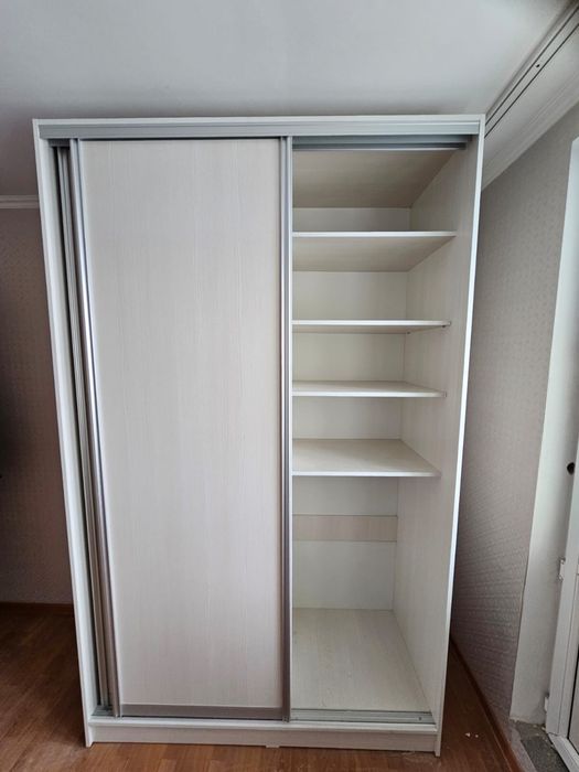 Продам шкаф в комнату