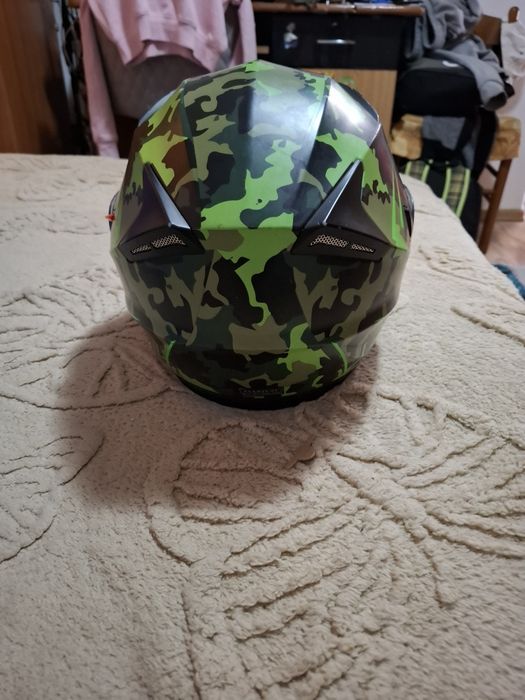 Vând cască moto BHR