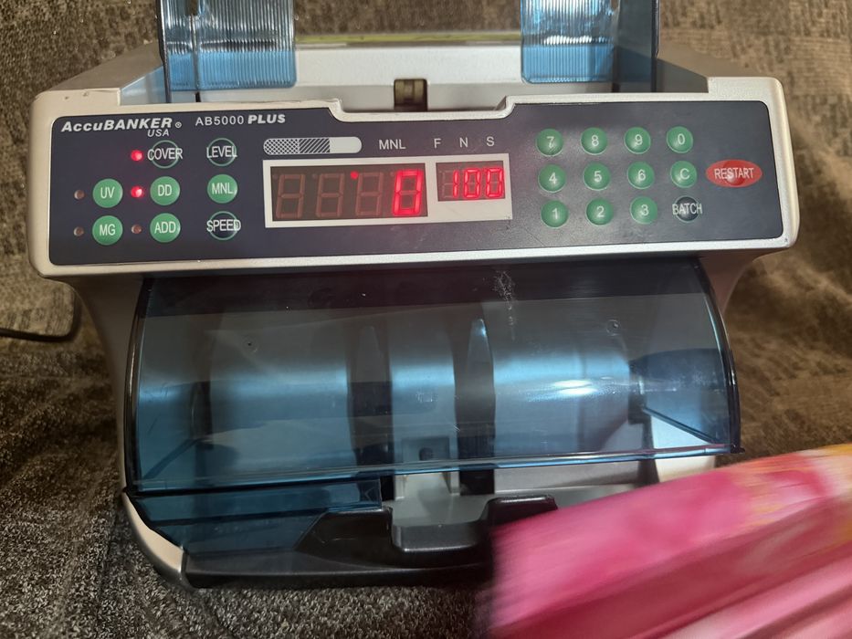 Купюро счетная машина с детектором фальшивых купюр