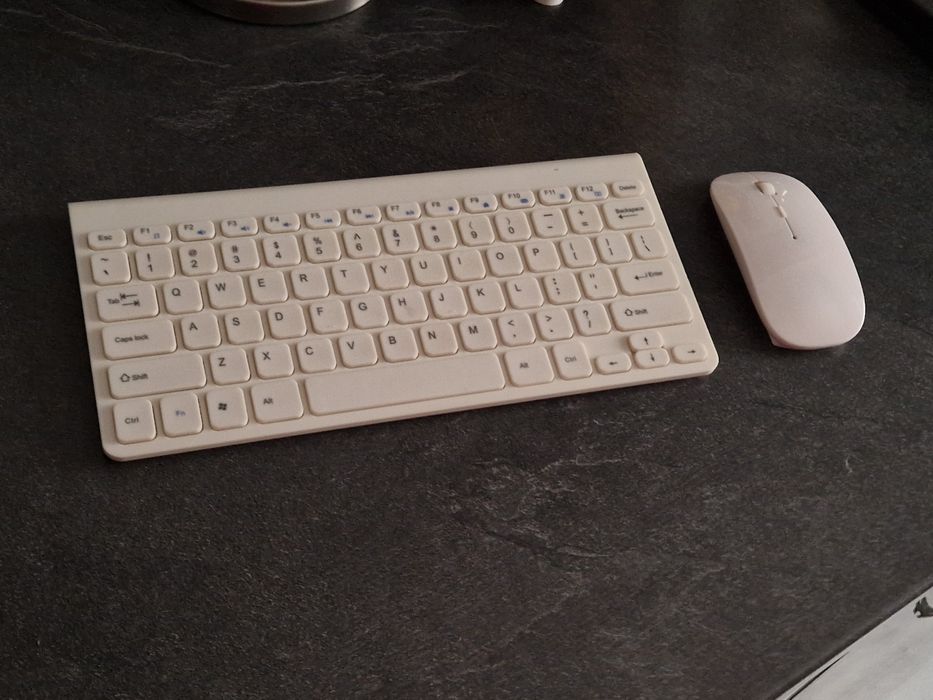 Kit tastatura cu mouse wireless