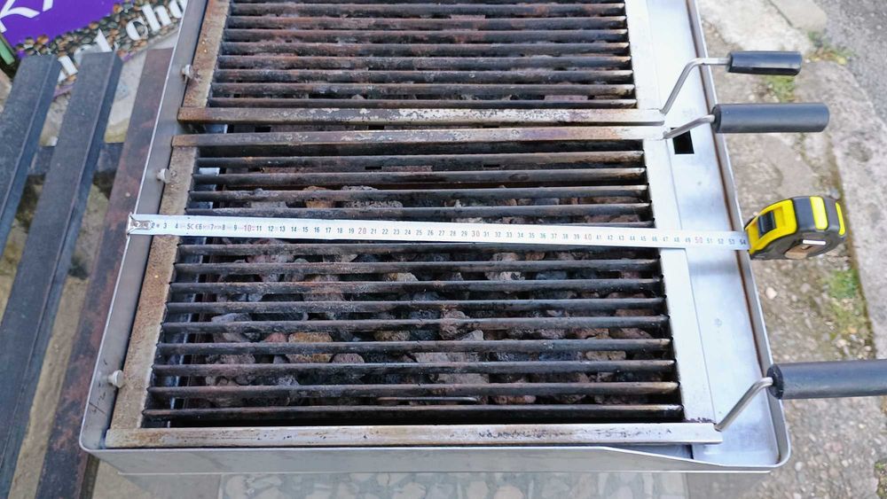 Газова скара с волканични камъни