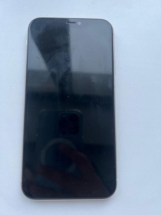 Продам Айфон 11 в отличном состоянии