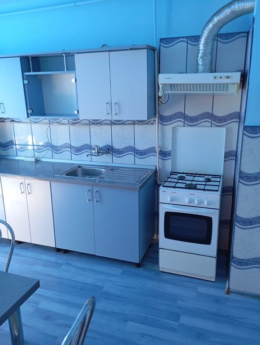 Închiriez apartament 3 camere