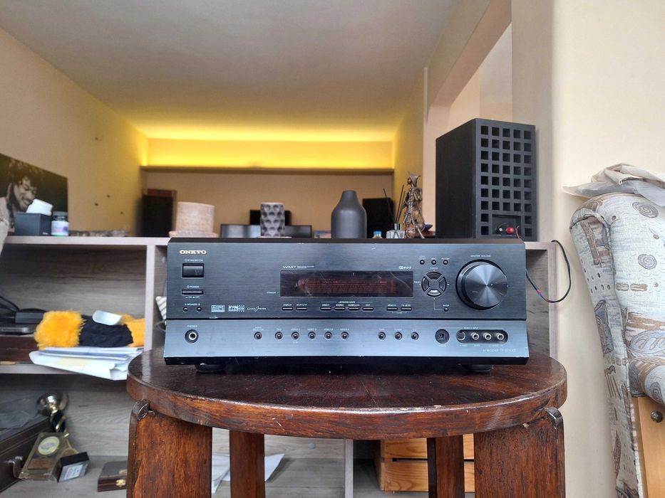 Onkyo tx nr 616 и Onkyo tx sr 600 e