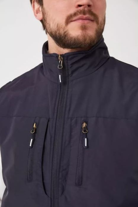 Безрукавка, двухсторонний, бренд Испания.