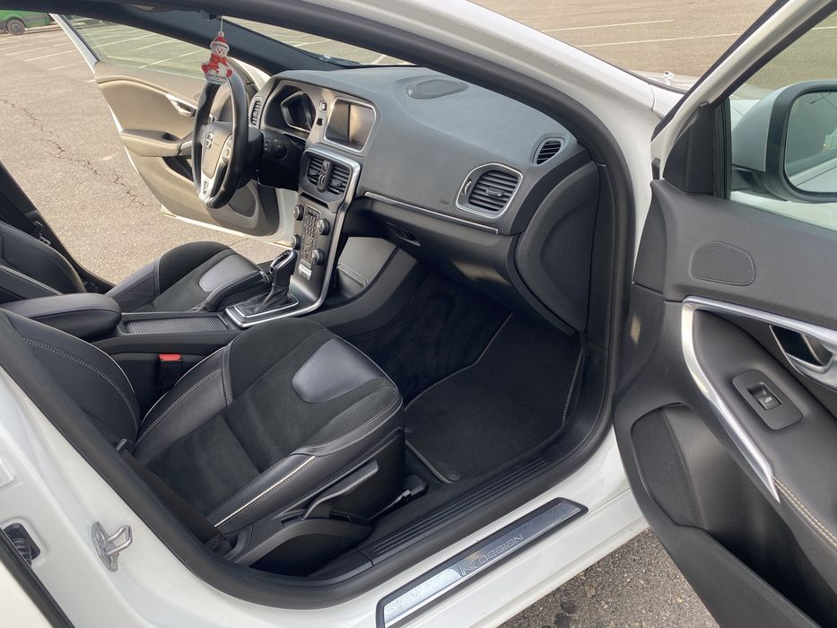 Volvo V40 2.0 d4 R-design automat 2020 extra full