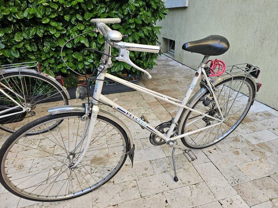 Vând două biciclete Peugeot vintage