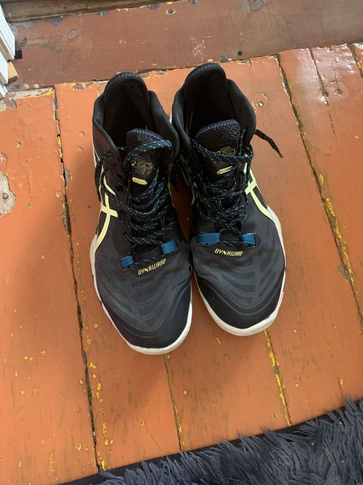 Продам Asics metarise