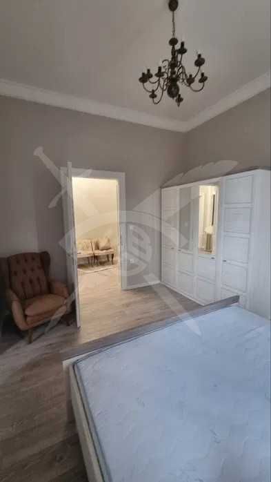 Дава се под наем Тристаен апартамент в Пловдив, Център - 90 кв.м за 750 € - Снимка #9