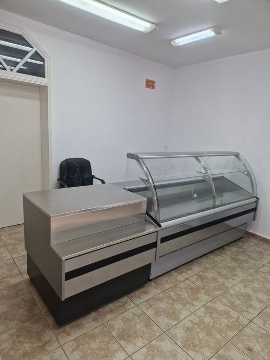 Хладилна витрина