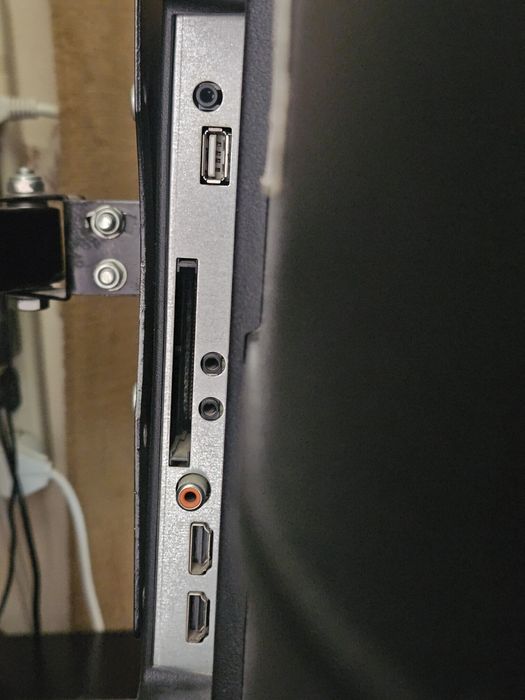 Телевизор YASIN32