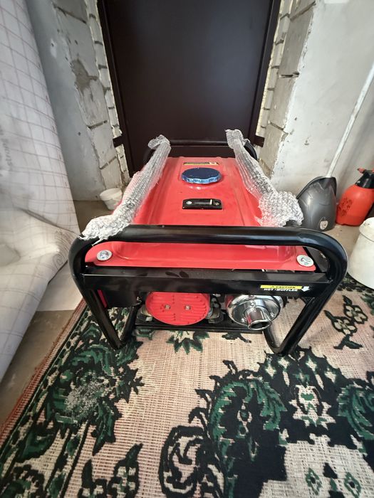 Продам бинзиновый генератор