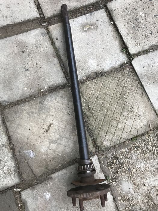 Полуоска jeep cherokee kj