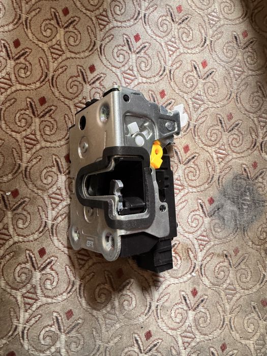 Ларгус дверной замок