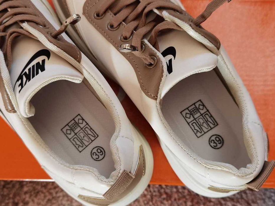 adidași model NIKE mărimea 39