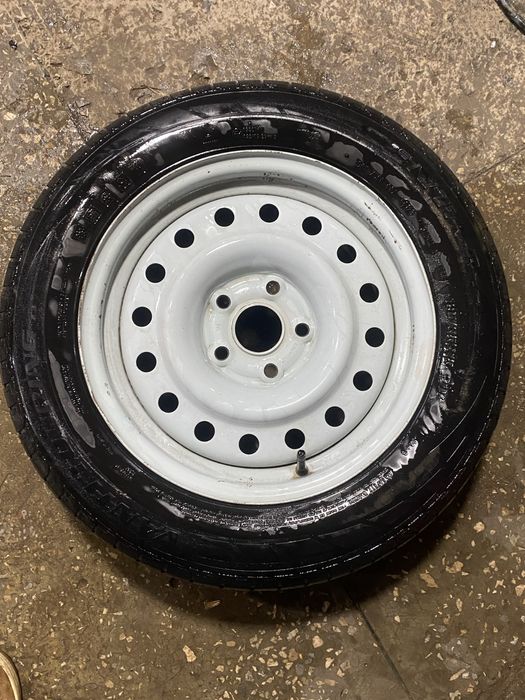Продам комплект резины с дисками