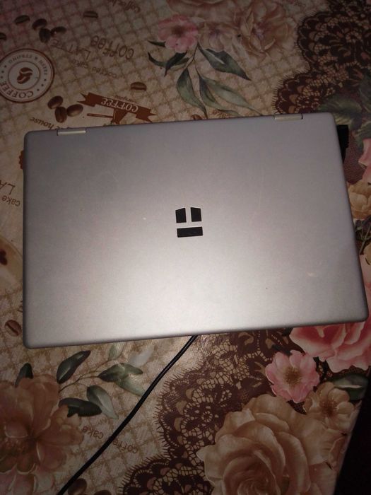 Leptop schimb cu un telefon