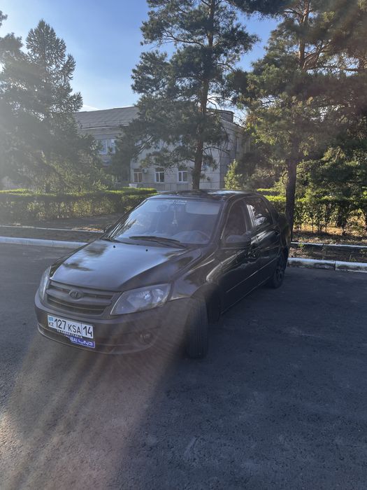 Продам машину granta2013г