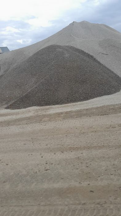 Transport:nisip,pietriș,mărgăritar,pământ