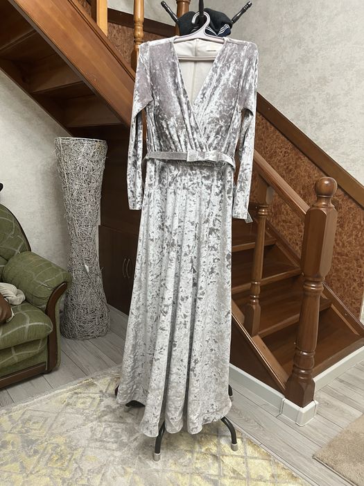 Платье вечернее  новое