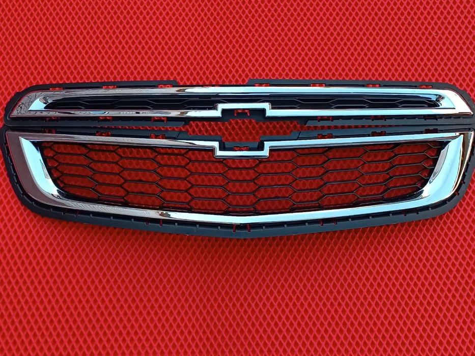 Решетка Шевроле Кобальт