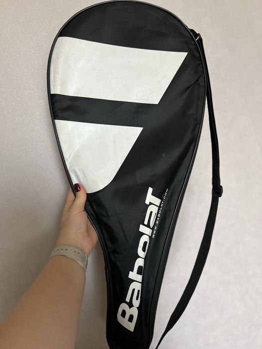 Теннисная ракетка