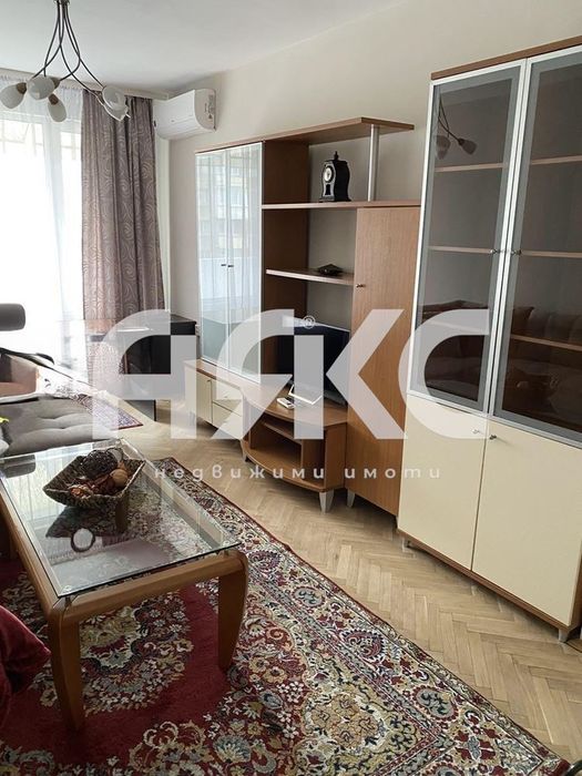 Дава се под наем Тристаен апартамент в София, Иван Вазов - 90 кв.м за 997.05 € - Снимка #1