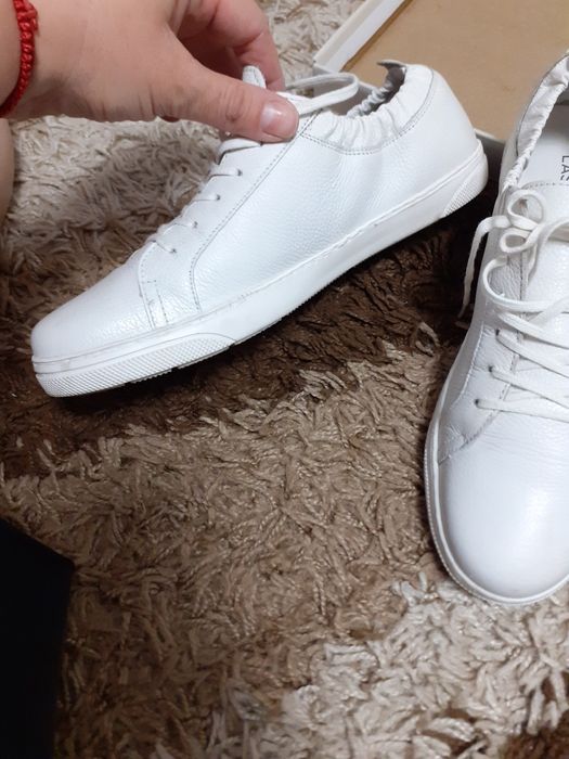 Adidasi piele marimea 41