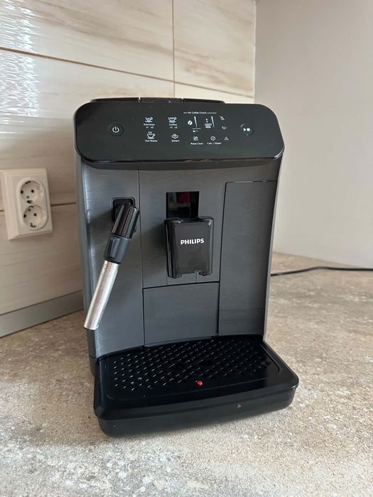 Vand aparat de cafea  boabe si macinata .  Apararat folosit doar de doua ori! Este ca nou!!! Negociabil