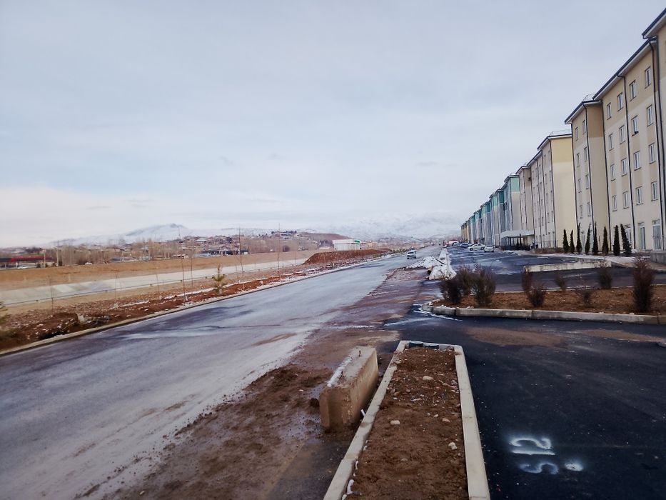 Янги қурилган уйда хонадон сотилади Тошкент ЧирчиқПаркент шаҳрида.