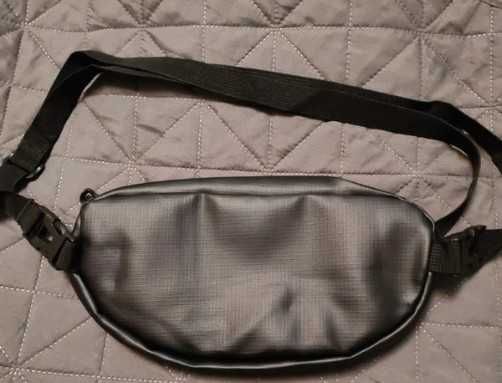 Borseta Neagra Pasarora neagra poliester noua