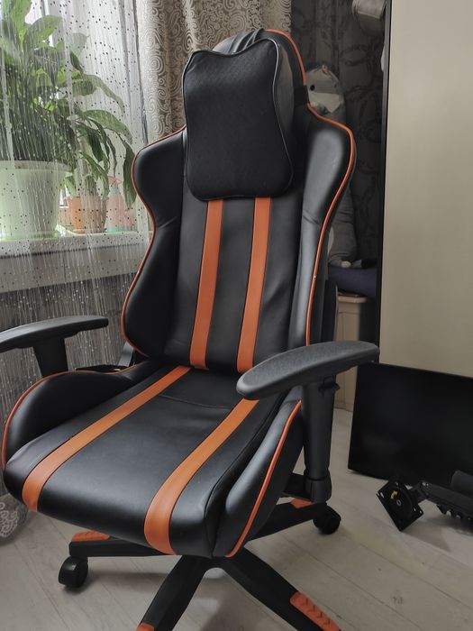 Продам игровое кресло