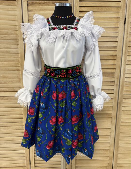 Costum popular complet pentru doamne de Maramures