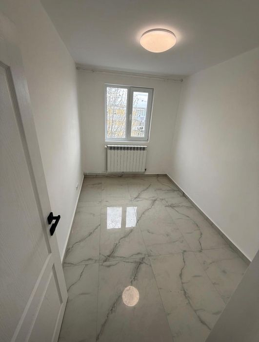 Apartament  cu 3 camere de închiriat