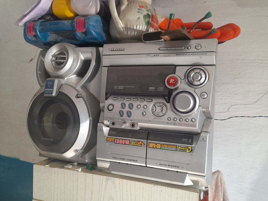 Продам музыкальный центр в хорошем состояний.