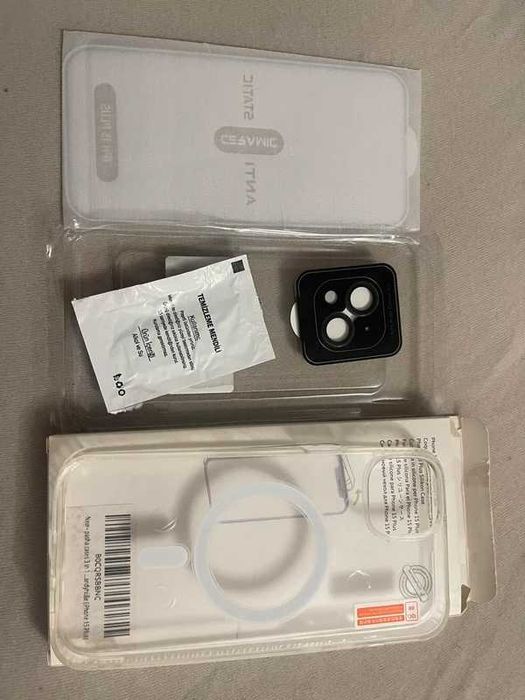 Husa transparenta Iphone 15 Plus Pasha cu folie ecran si folie camera