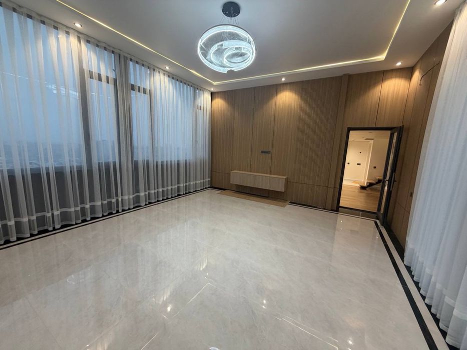 Продается 3 комнатная эксклюзивная квартира с террасой 130м2