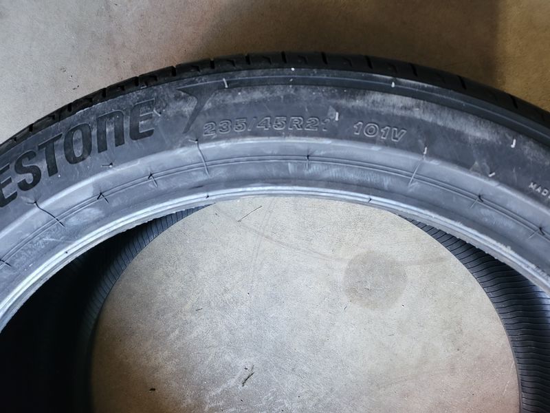 235/45/21 BRIDGESTONE 4бр