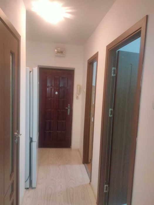 Închiriez garsonieră confort 1 in bloc de apartamente