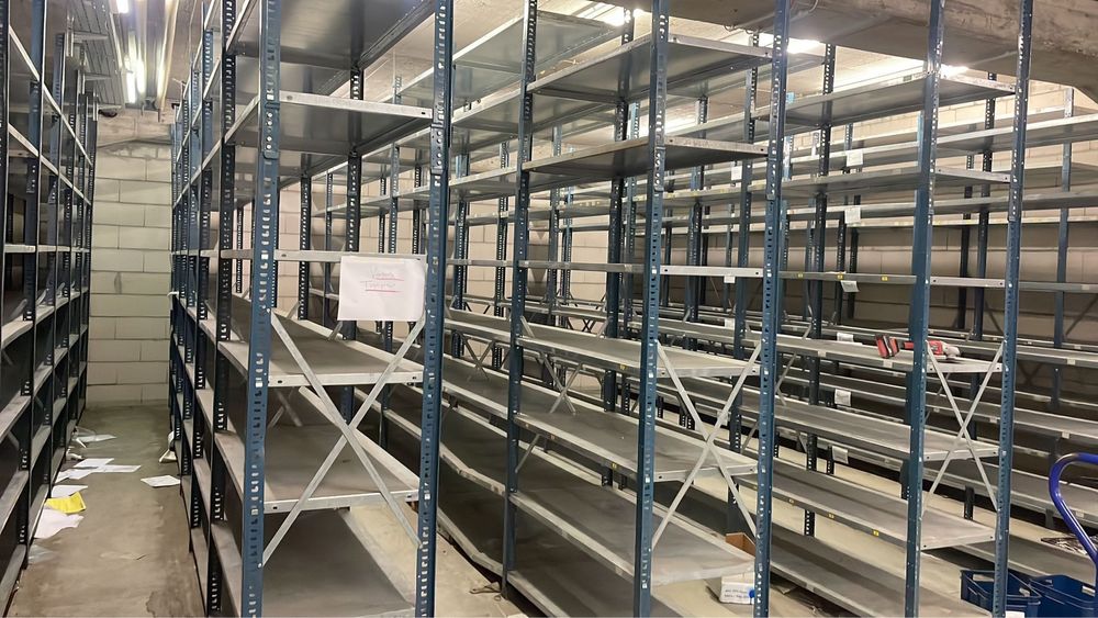 Rafturi metalice petru depozitare manuala