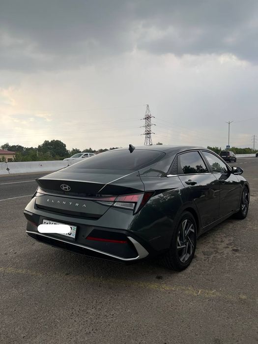 Hyundai Elantra 2023