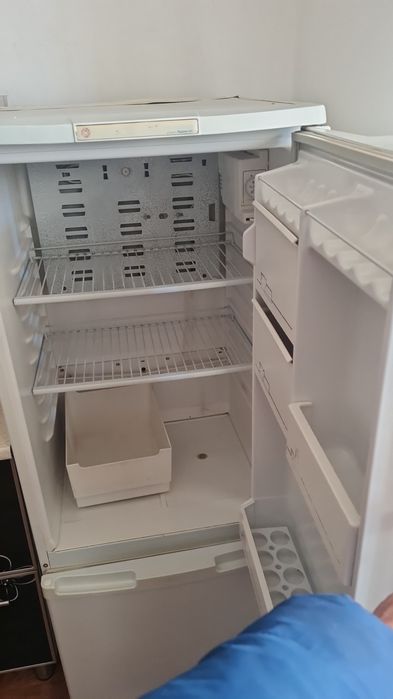 Холодильник рабочий