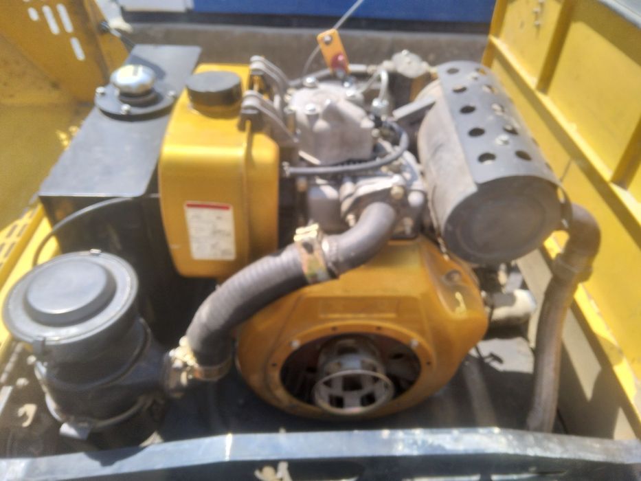 1,5т вибро каток сотилади