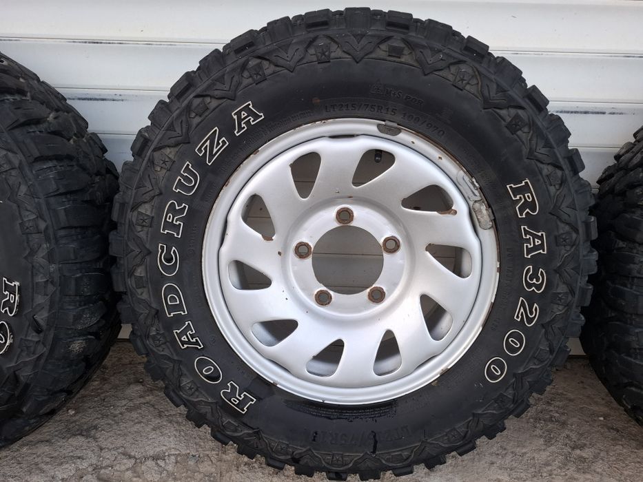 Гуми с джанти 215/75  R15