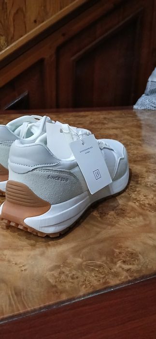 Кроссовки от бренда 'JUST'