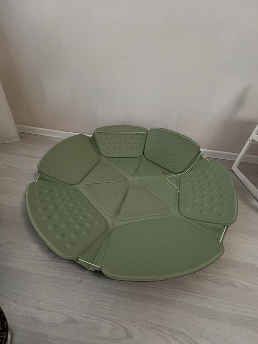 Детская кроватка (с матрасом)