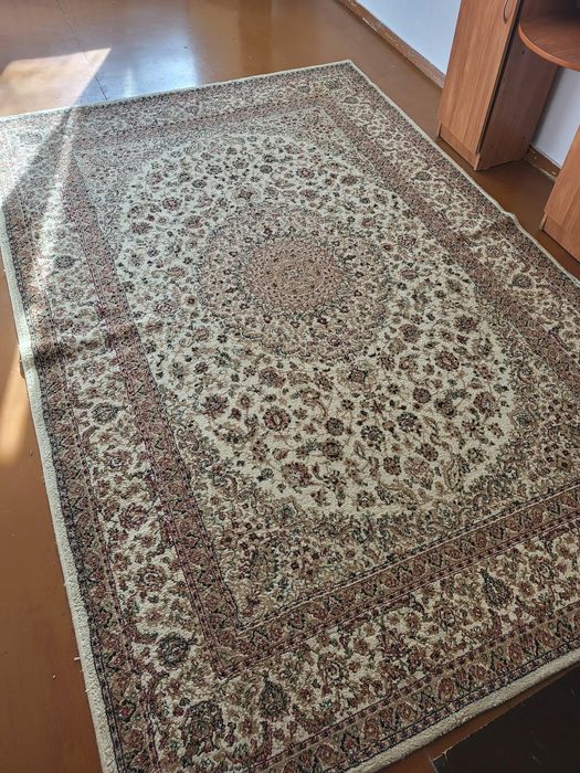 Продам ковёр 2х3