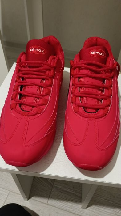 Продам зимние кроссовки