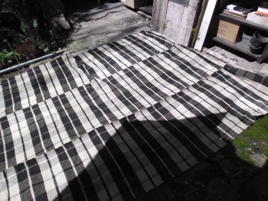 Продавам ръчно изтъкан килим