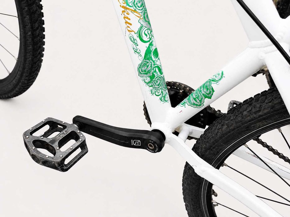 Bicicletă MTB 26” – echipare Shimano, furcă Suntour XCR, frâne pe disc
